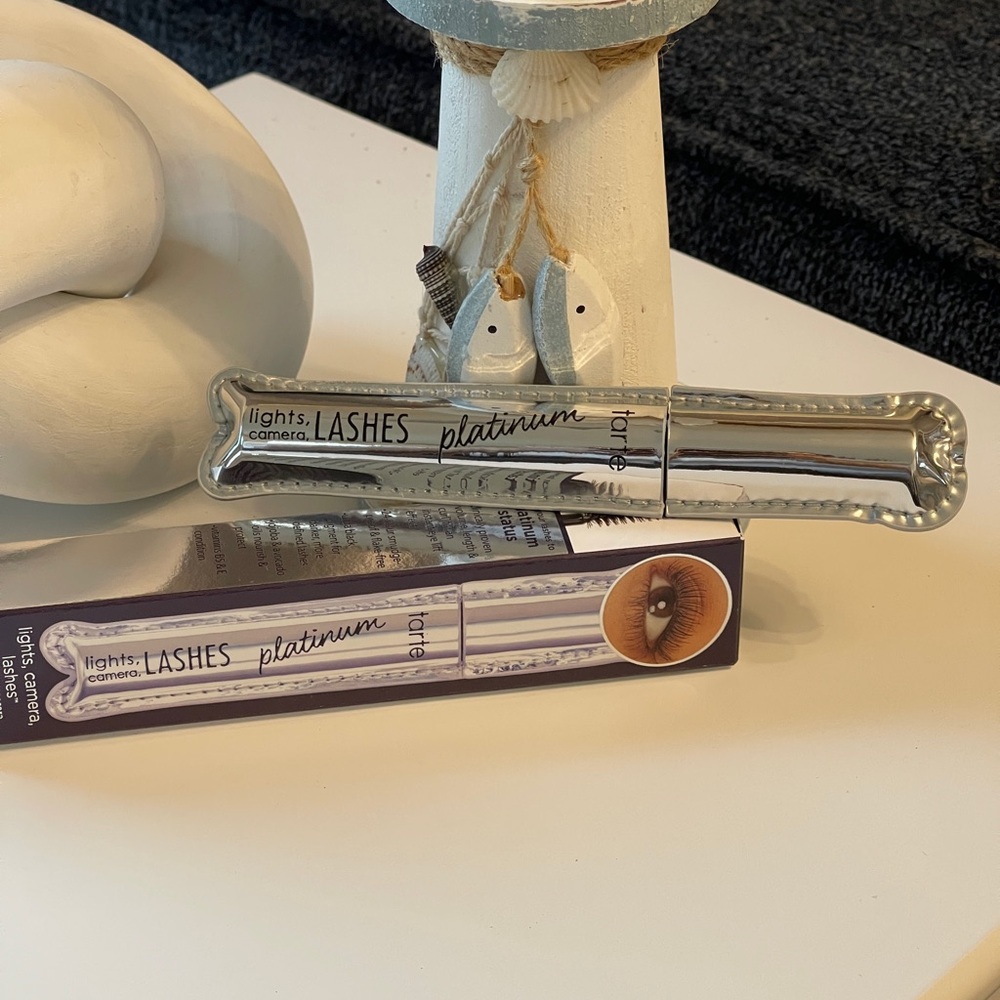 TARTE Lights, Camera, Lashes Volumizing Platinum Mascara in Black - Picture 6 of 10